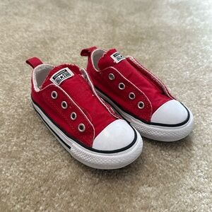 Excellent used condition toddler sized 8 Converse.